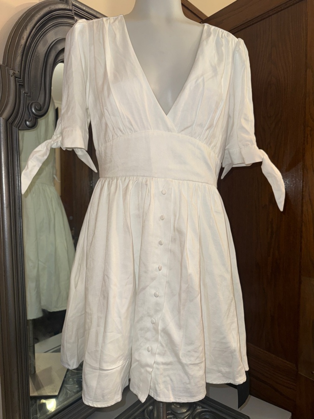 Lulu's Small Absolutely Sweet White V-Neck Button Front Mini Dress Tie Sleeves